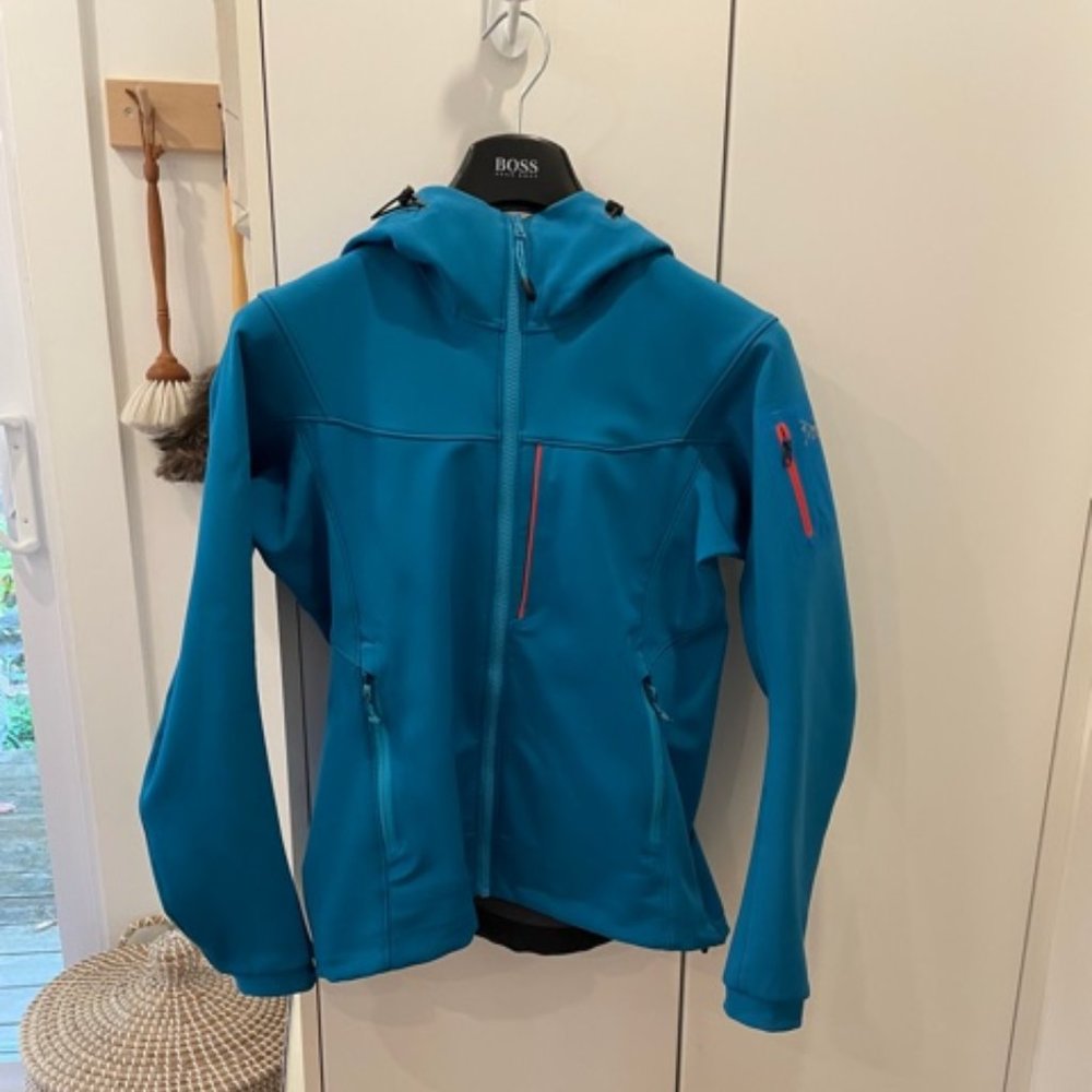 Arc'teryx  softshell jacket